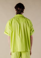 camisa oversize color verde limon